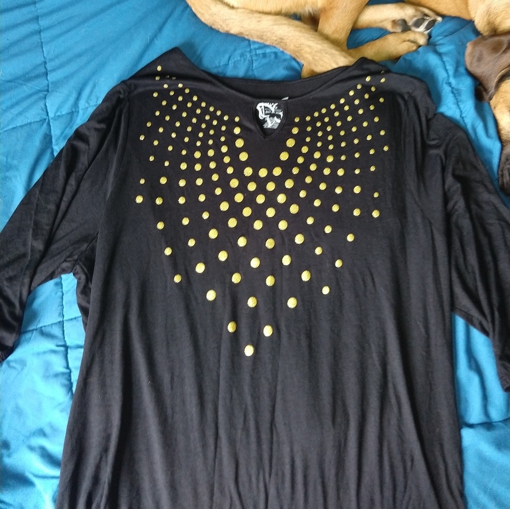 Black shirt